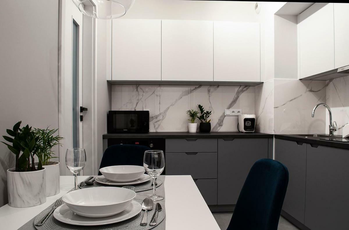 Navyblue Apartment Cracow Free Parking Tv Krakau Buitenkant foto