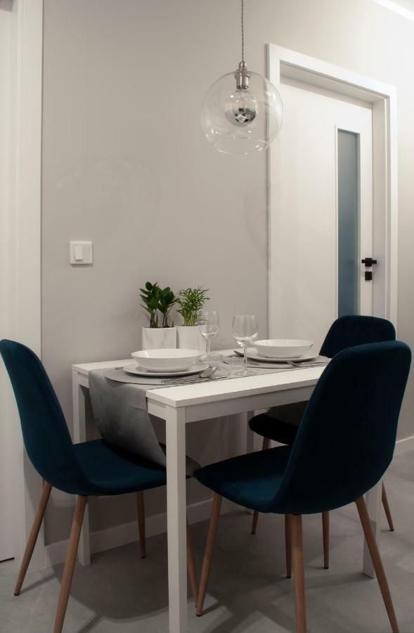 Navyblue Apartment Cracow Free Parking Tv Krakau Buitenkant foto